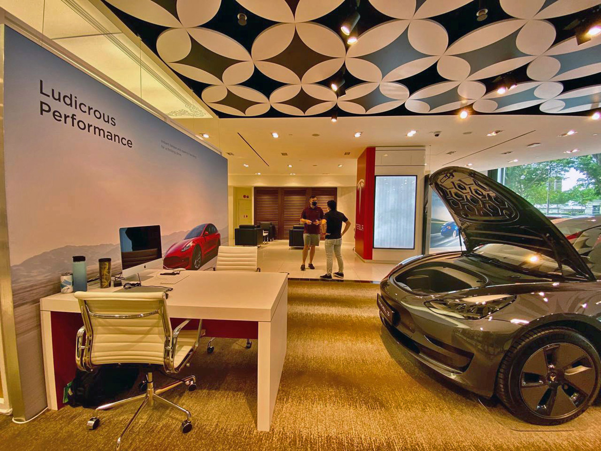 2021 Tesla Singapore Showroom - Raffles City
