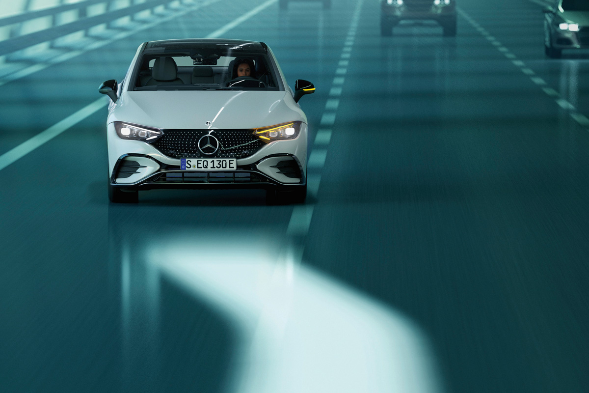 2022 Mercedes-Benz EQE Digital Light