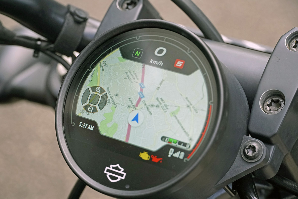 2022 Harley-Davidson Sportster S Review - CarBuyer Singapore - TFT display navigation