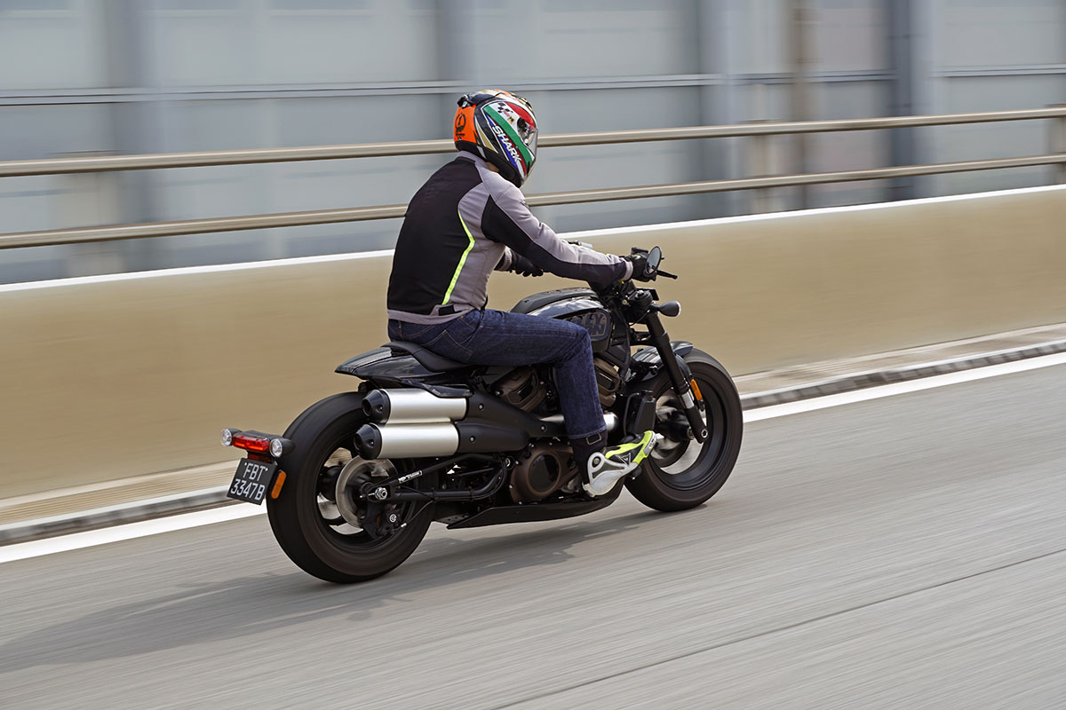 2022 Harley-Davidson Sportster S Review - CarBuyer Singapore - rolling shot side rear 
